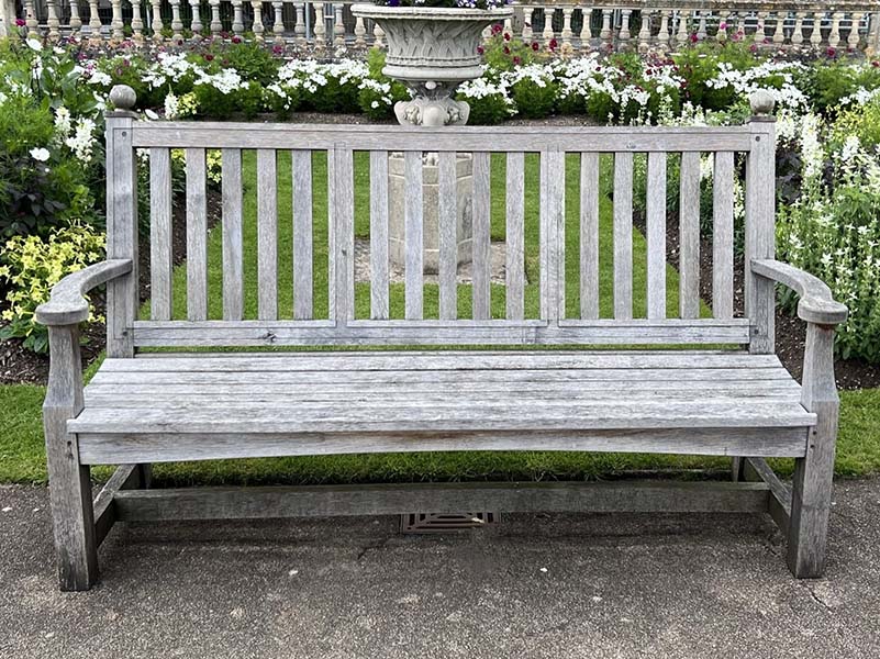 Sovereign Traditional Hardwood Garden Bench Luxury bespoke garden oak hardwood benches traditionally made to order.